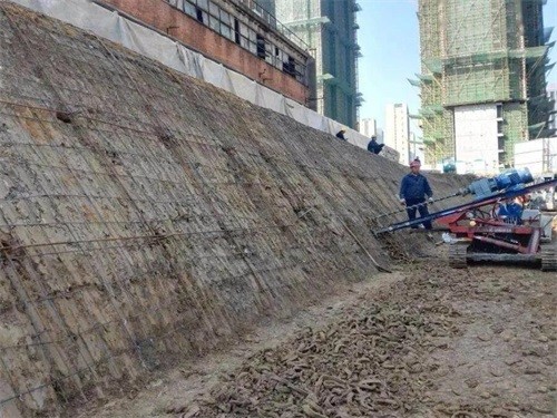 石渠建筑边坡支护
