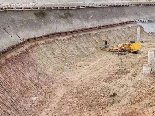 石渠基坑边坡加固